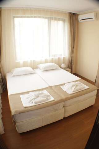 Апарт-отели Aria Complex Свети-Влас Апартаменты с 2 спальнями, балконом и видом на море-2